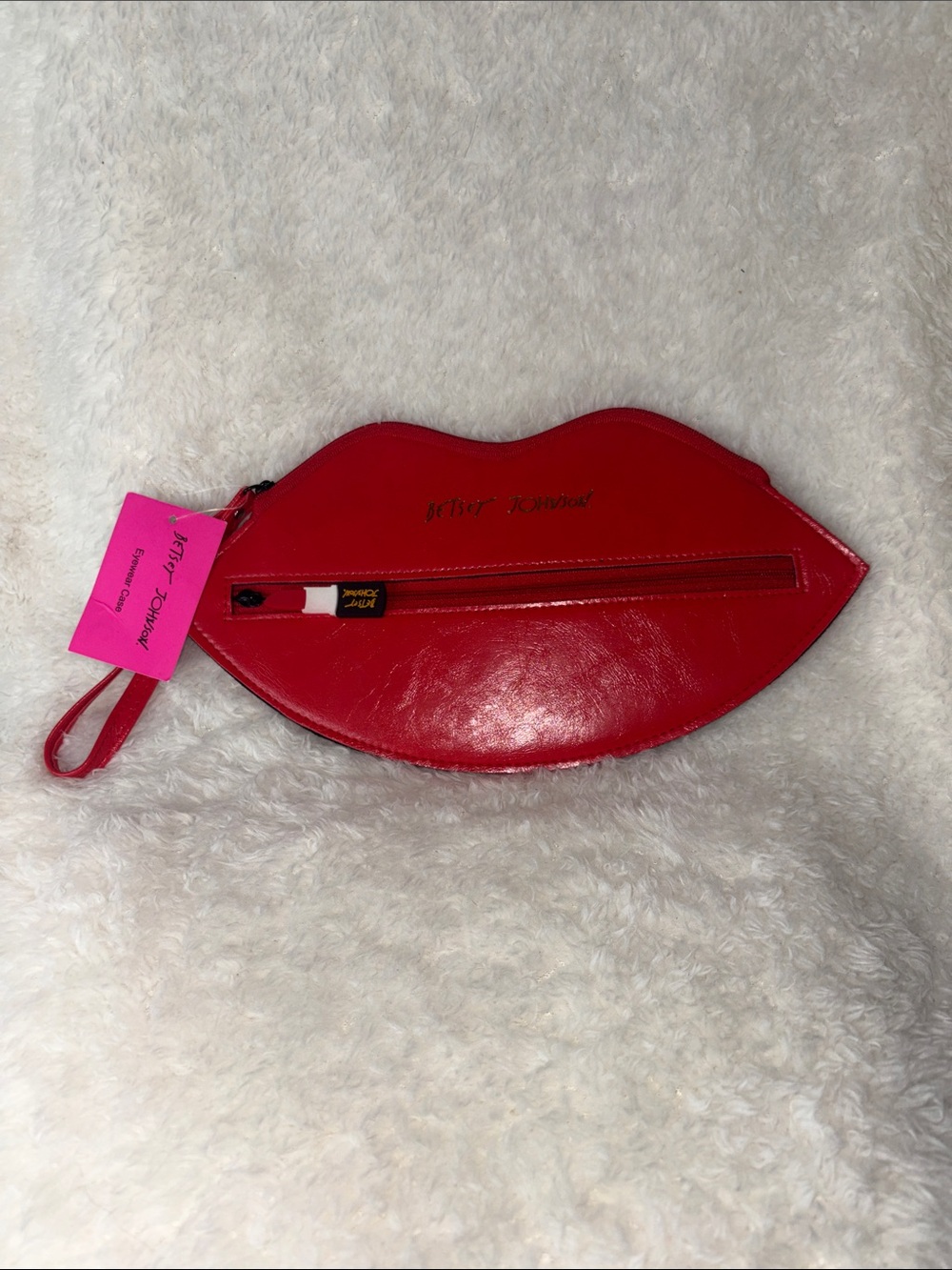 NWT Betsey Johnson Red Lips Eyewear Case Clutch Wristlet Pouch Lipstick Zipper